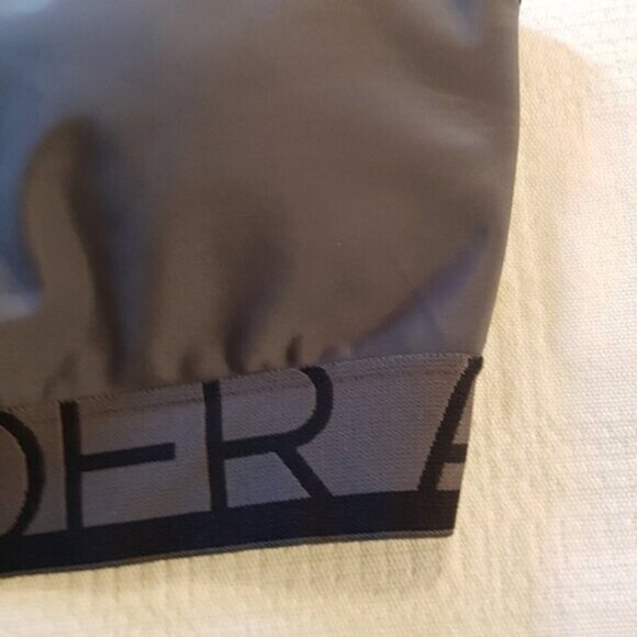 Under Armour women's size small grey small bra - Picture 2 of 4